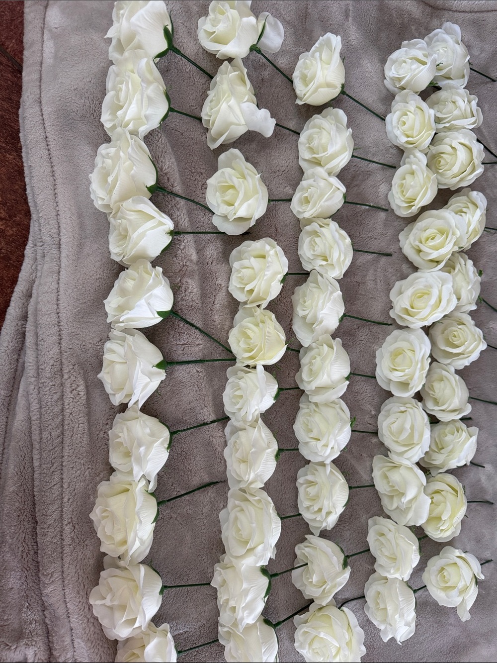 White Artificial Rose Garland String - Decorative Women’s Accessory